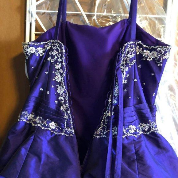 PROM DRESS - Picture 3 of 4